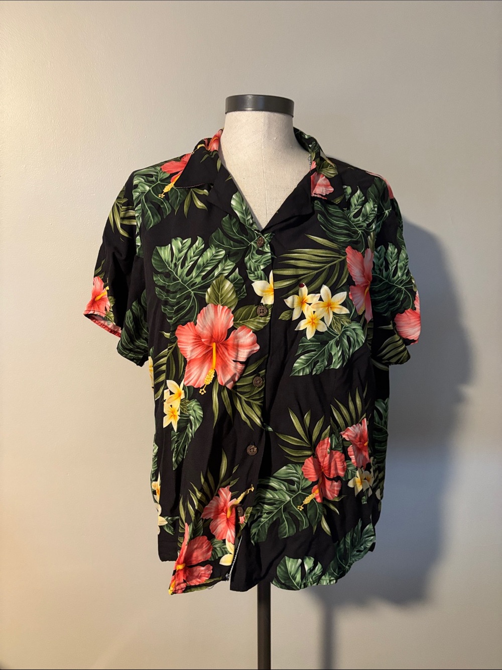 Black Floral Short-Sleeve Button-Up Blouse